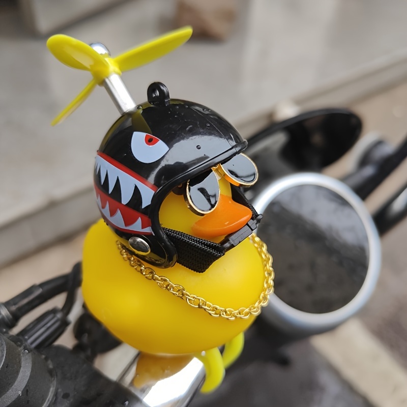かわいい黄色いアヒルの装飾、黒いサメのオートバイのヘルメット - Motorcycle Gear Yellow のレビューと価格